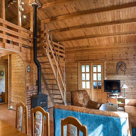 Nice Home In Mscice With Kitchen Kültér fotó